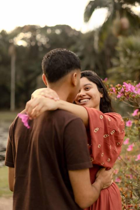 As melhores ideias e inspirações criativas de fotos de ensaio pré casamento registradas por fotógrafos profissionais de eventos da empresa Criativus Foto e Vídeo no  Jardim Botânico'
