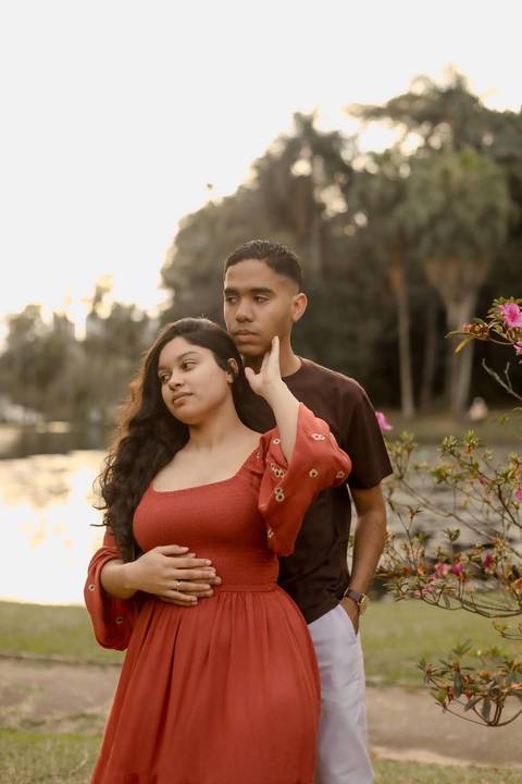 As melhores ideias e inspirações criativas de fotos de ensaio pré casamento registradas por fotógrafos profissionais de eventos da empresa Criativus Foto e Vídeo no  Jardim Botânico'