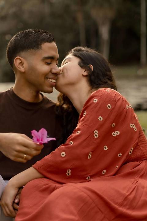 As melhores ideias e inspirações criativas de fotos de ensaio pré casamento registradas por fotógrafos profissionais de eventos da empresa Criativus Foto e Vídeo no  Jardim Botânico'