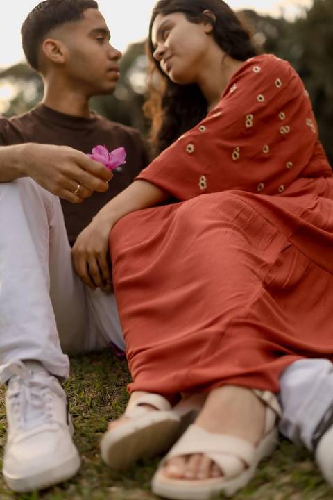 As melhores ideias e inspirações criativas de fotos de ensaio pré casamento registradas por fotógrafos profissionais de eventos da empresa Criativus Foto e Vídeo no  Jardim Botânico'