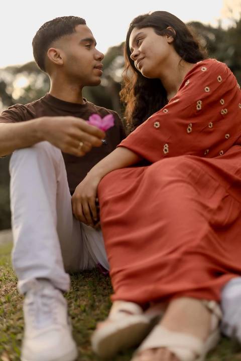 As melhores ideias e inspirações criativas de fotos de ensaio pré casamento registradas por fotógrafos profissionais de eventos da empresa Criativus Foto e Vídeo no  Jardim Botânico'