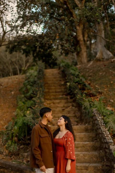 As melhores ideias e inspirações criativas de fotos de ensaio pré casamento registradas por fotógrafos profissionais de eventos da empresa Criativus Foto e Vídeo no  Jardim Botânico'