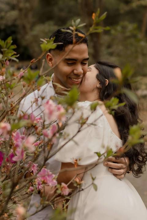 As melhores ideias e inspirações criativas de fotos de ensaio pré casamento registradas por fotógrafos profissionais de eventos da empresa Criativus Foto e Vídeo no  Jardim Botânico'