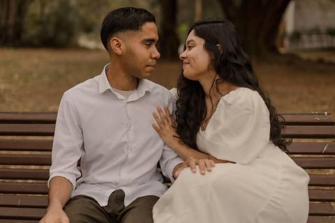 As melhores ideias e inspirações criativas de fotos de ensaio pré casamento registradas por fotógrafos profissionais de eventos da empresa Criativus Foto e Vídeo no  Jardim Botânico'