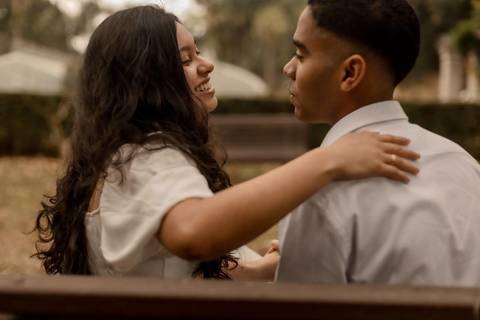 As melhores ideias e inspirações criativas de fotos de ensaio pré casamento registradas por fotógrafos profissionais de eventos da empresa Criativus Foto e Vídeo no  Jardim Botânico'