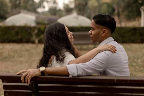 As melhores ideias e inspirações criativas de fotos de ensaio pré casamento registradas por fotógrafos profissionais de eventos da empresa Criativus Foto e Vídeo no  Jardim Botânico'