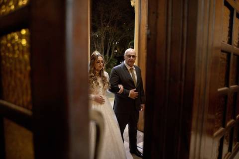 As melhores ideias e inspirações criativas de fotos de casamento registradas por fotógrafos profissionais de eventos da empresa Criativus Foto e Vídeo na Paróquia São José do Ipiranga'