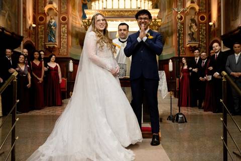 As melhores ideias e inspirações criativas de fotos de casamento registradas por fotógrafos profissionais de eventos da empresa Criativus Foto e Vídeo na Paróquia São José do Ipiranga'