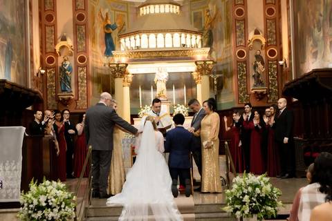 As melhores ideias e inspirações criativas de fotos de casamento registradas por fotógrafos profissionais de eventos da empresa Criativus Foto e Vídeo na Paróquia São José do Ipiranga'