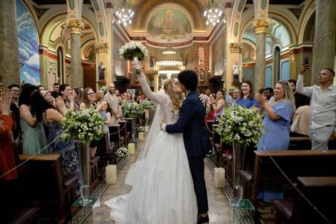 As melhores ideias e inspirações criativas de fotos de casamento registradas por fotógrafos profissionais de eventos da empresa Criativus Foto e Vídeo na Paróquia São José do Ipiranga'