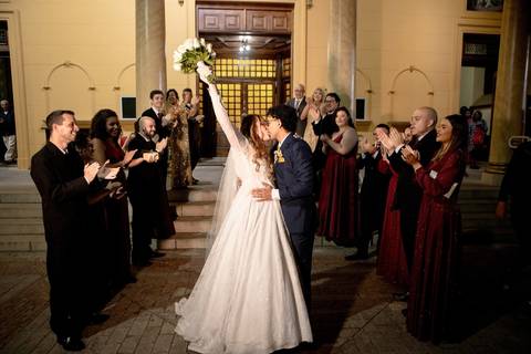 As melhores ideias e inspirações criativas de fotos de casamento registradas por fotógrafos profissionais de eventos da empresa Criativus Foto e Vídeo na Paróquia São José do Ipiranga'