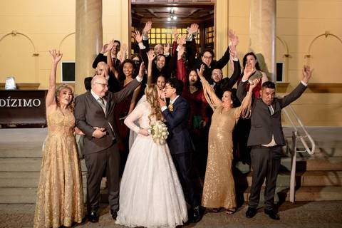 As melhores ideias e inspirações criativas de fotos de casamento registradas por fotógrafos profissionais de eventos da empresa Criativus Foto e Vídeo na Paróquia São José do Ipiranga'