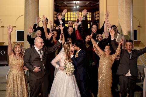 As melhores ideias e inspirações criativas de fotos de casamento registradas por fotógrafos profissionais de eventos da empresa Criativus Foto e Vídeo na Paróquia São José do Ipiranga'