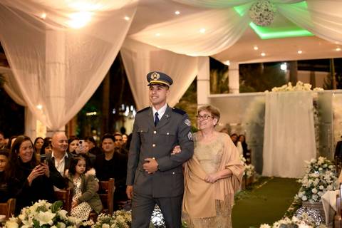 As melhores ideias e inspirações criativas de fotos de casamento registradas por fotógrafos profissionais de eventos da empresa Criativus Foto e Vídeo no Espaço Villa Borghese II'