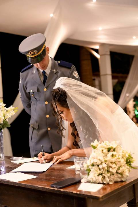 As melhores ideias e inspirações criativas de fotos de casamento registradas por fotógrafos profissionais de eventos da empresa Criativus Foto e Vídeo no Espaço Villa Borghese II'