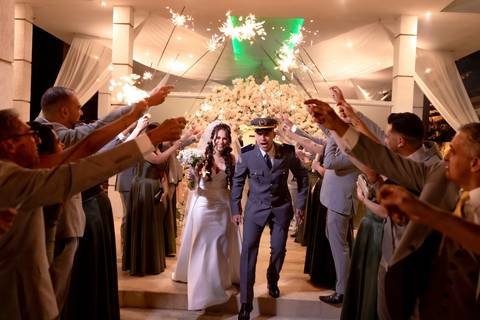 As melhores ideias e inspirações criativas de fotos de casamento registradas por fotógrafos profissionais de eventos da empresa Criativus Foto e Vídeo no Espaço Villa Borghese II'