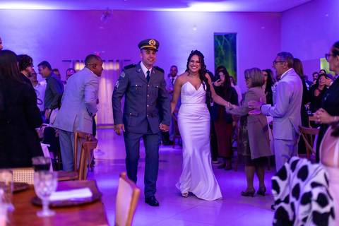 As melhores ideias e inspirações criativas de fotos de casamento registradas por fotógrafos profissionais de eventos da empresa Criativus Foto e Vídeo no Espaço Villa Borghese II'