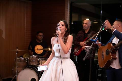 As melhores ideias e inspirações criativas de fotos de casamento registradas por fotógrafos profissionais de eventos da empresa Criativus Foto e Vídeo no Condomínio em Alphaville'