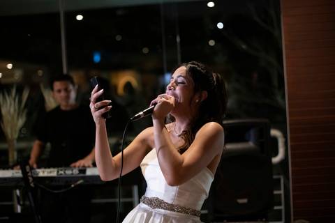 As melhores ideias e inspirações criativas de fotos de casamento registradas por fotógrafos profissionais de eventos da empresa Criativus Foto e Vídeo no Condomínio em Alphaville'