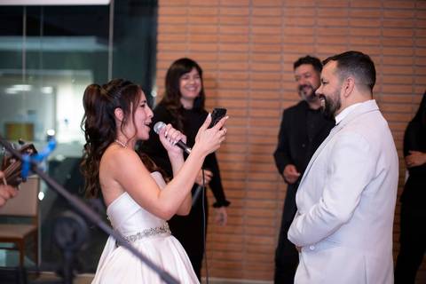 As melhores ideias e inspirações criativas de fotos de casamento registradas por fotógrafos profissionais de eventos da empresa Criativus Foto e Vídeo no Condomínio em Alphaville'