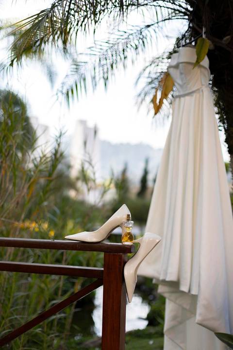 As melhores ideias e inspirações criativas de fotos de casamento registradas por fotógrafos profissionais de eventos da empresa Criativus Foto e Vídeo no Condomínio em Alphaville'