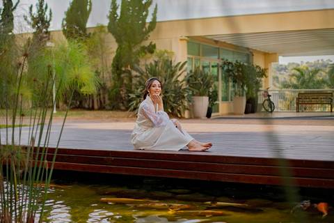 As melhores ideias e inspirações criativas de fotos de casamento registradas por fotógrafos profissionais de eventos da empresa Criativus Foto e Vídeo no Condomínio em Alphaville'