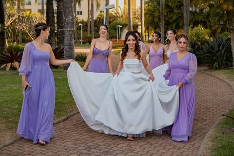 As melhores ideias e inspirações criativas de fotos de casamento registradas por fotógrafos profissionais de eventos da empresa Criativus Foto e Vídeo no Condomínio em Alphaville'