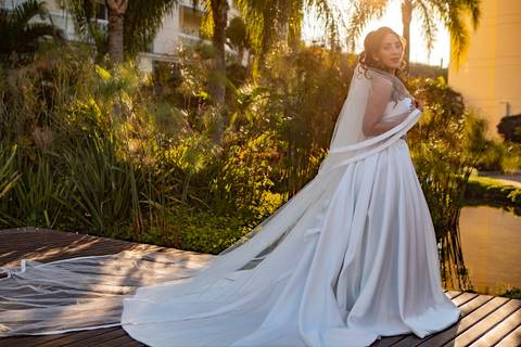 As melhores ideias e inspirações criativas de fotos de casamento registradas por fotógrafos profissionais de eventos da empresa Criativus Foto e Vídeo no Condomínio em Alphaville'