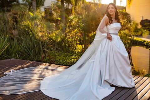 As melhores ideias e inspirações criativas de fotos de casamento registradas por fotógrafos profissionais de eventos da empresa Criativus Foto e Vídeo no Condomínio em Alphaville'