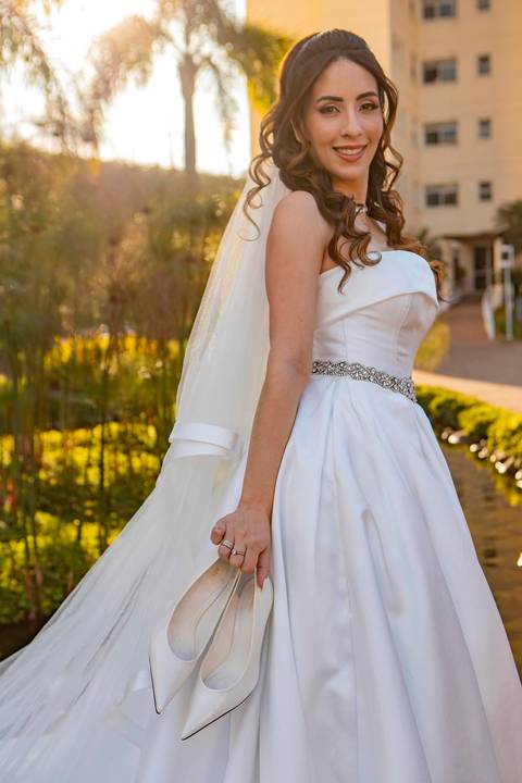 As melhores ideias e inspirações criativas de fotos de casamento registradas por fotógrafos profissionais de eventos da empresa Criativus Foto e Vídeo no Condomínio em Alphaville'