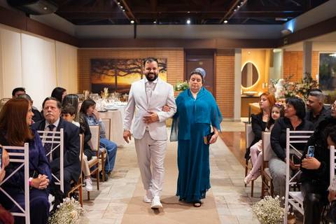 As melhores ideias e inspirações criativas de fotos de casamento registradas por fotógrafos profissionais de eventos da empresa Criativus Foto e Vídeo no Condomínio em Alphaville'