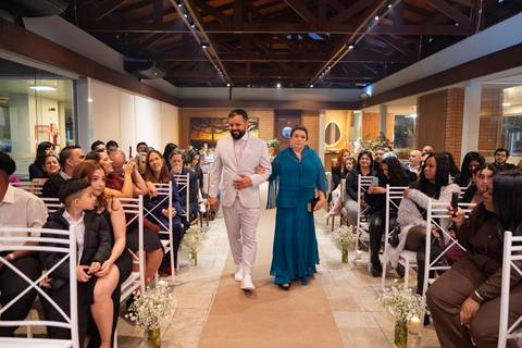 As melhores ideias e inspirações criativas de fotos de casamento registradas por fotógrafos profissionais de eventos da empresa Criativus Foto e Vídeo no Condomínio em Alphaville'