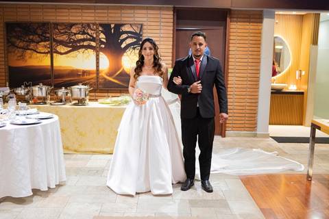 As melhores ideias e inspirações criativas de fotos de casamento registradas por fotógrafos profissionais de eventos da empresa Criativus Foto e Vídeo no Condomínio em Alphaville'