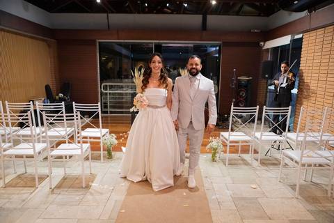 As melhores ideias e inspirações criativas de fotos de casamento registradas por fotógrafos profissionais de eventos da empresa Criativus Foto e Vídeo no Condomínio em Alphaville'