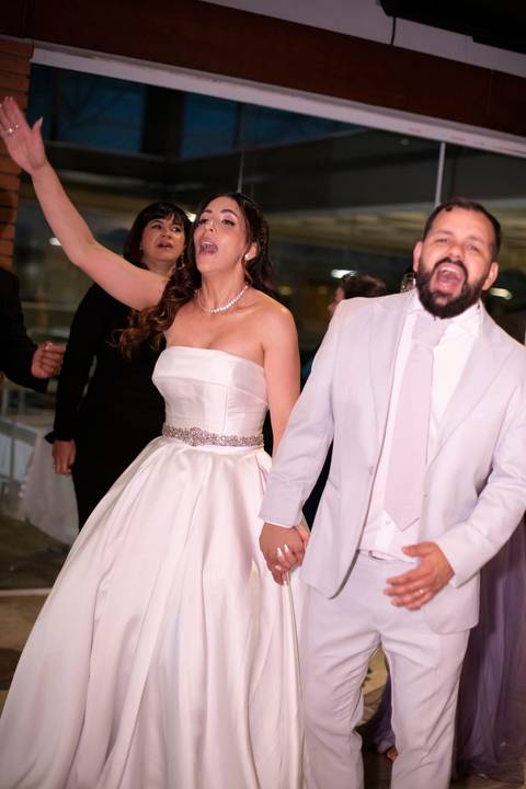 As melhores ideias e inspirações criativas de fotos de casamento registradas por fotógrafos profissionais de eventos da empresa Criativus Foto e Vídeo no Condomínio em Alphaville'