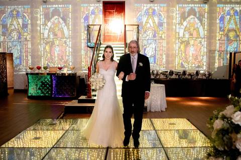 As melhores ideias e inspirações criativas de fotos de casamento registradas por fotógrafos profissionais de eventos da empresa Criativus Foto e Vídeo no Espaço Santini '