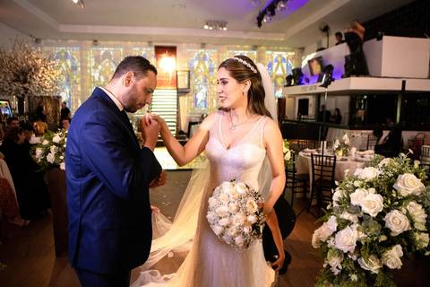 As melhores ideias e inspirações criativas de fotos de casamento registradas por fotógrafos profissionais de eventos da empresa Criativus Foto e Vídeo no Espaço Santini '