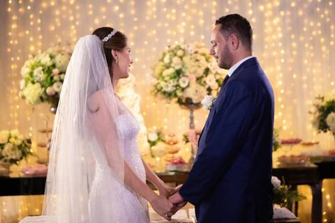 As melhores ideias e inspirações criativas de fotos de casamento registradas por fotógrafos profissionais de eventos da empresa Criativus Foto e Vídeo no Espaço Santini '