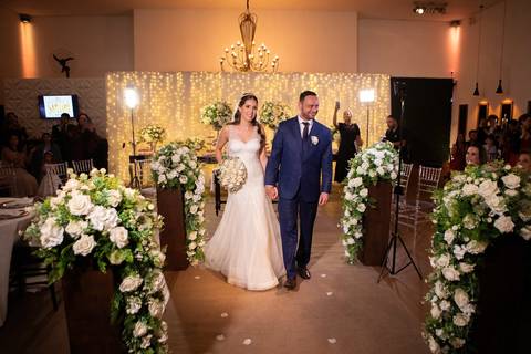 As melhores ideias e inspirações criativas de fotos de casamento registradas por fotógrafos profissionais de eventos da empresa Criativus Foto e Vídeo no Espaço Santini '