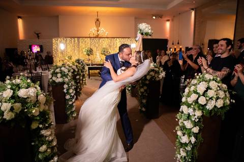 As melhores ideias e inspirações criativas de fotos de casamento registradas por fotógrafos profissionais de eventos da empresa Criativus Foto e Vídeo no Espaço Santini '