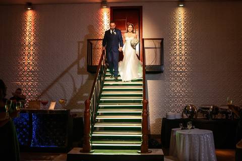 As melhores ideias e inspirações criativas de fotos de casamento registradas por fotógrafos profissionais de eventos da empresa Criativus Foto e Vídeo no Espaço Santini '