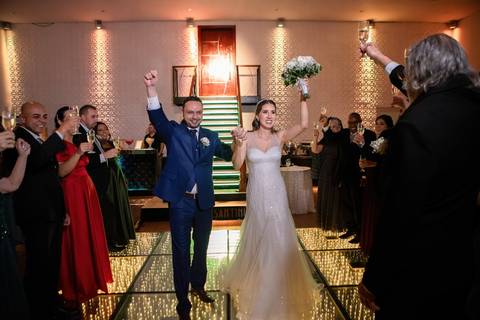 As melhores ideias e inspirações criativas de fotos de casamento registradas por fotógrafos profissionais de eventos da empresa Criativus Foto e Vídeo no Espaço Santini '