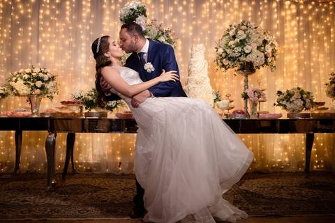 As melhores ideias e inspirações criativas de fotos de casamento registradas por fotógrafos profissionais de eventos da empresa Criativus Foto e Vídeo no Espaço Santini '