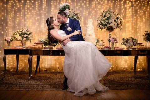 As melhores ideias e inspirações criativas de fotos de casamento registradas por fotógrafos profissionais de eventos da empresa Criativus Foto e Vídeo no Espaço Santini '