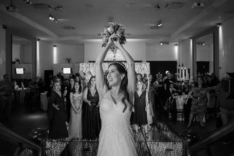 As melhores ideias e inspirações criativas de fotos de casamento registradas por fotógrafos profissionais de eventos da empresa Criativus Foto e Vídeo no Espaço Santini '