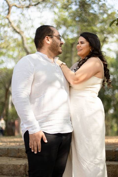 As melhores ideias e inspirações criativas de fotos de ensaio pré casamento registradas por fotógrafos profissionais de eventos da empresa Criativus Foto e Vídeo no Parque Cemucam'