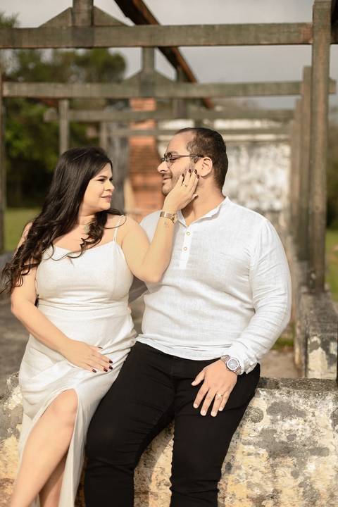 As melhores ideias e inspirações criativas de fotos de ensaio pré casamento registradas por fotógrafos profissionais de eventos da empresa Criativus Foto e Vídeo no Parque Cemucam'