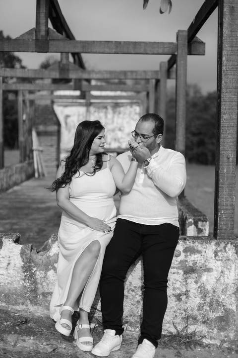 As melhores ideias e inspirações criativas de fotos de ensaio pré casamento registradas por fotógrafos profissionais de eventos da empresa Criativus Foto e Vídeo no Parque Cemucam'