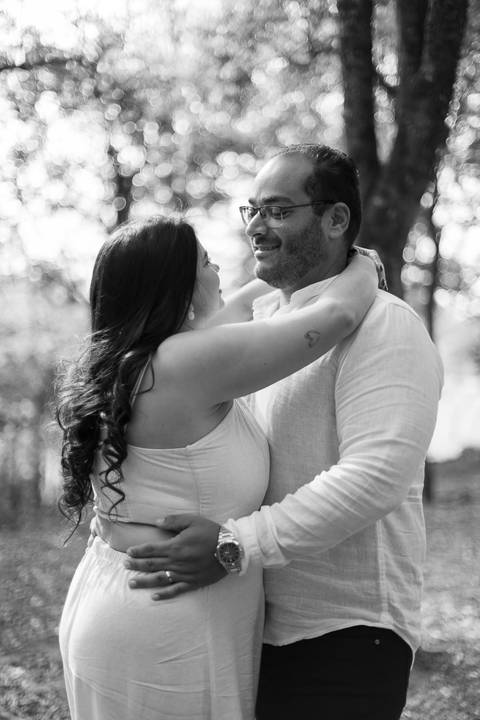 As melhores ideias e inspirações criativas de fotos de ensaio pré casamento registradas por fotógrafos profissionais de eventos da empresa Criativus Foto e Vídeo no Parque Cemucam'