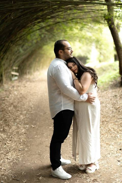As melhores ideias e inspirações criativas de fotos de ensaio pré casamento registradas por fotógrafos profissionais de eventos da empresa Criativus Foto e Vídeo no Parque Cemucam'